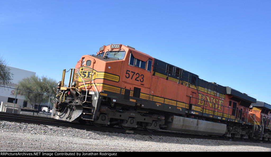 BNSF 5723